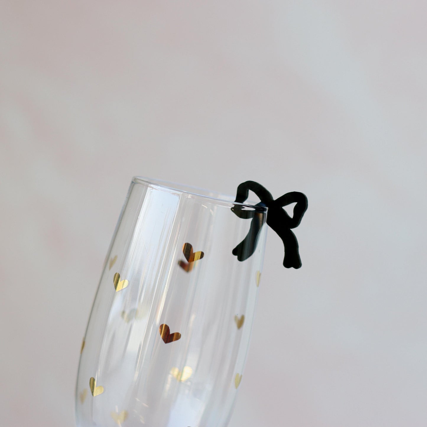 Bow Drink Tag, Bow Drink Marker, Coquette Bow Bridal Shower Decorations, Acrylic Wine Glass Charms for Modern Table Decor