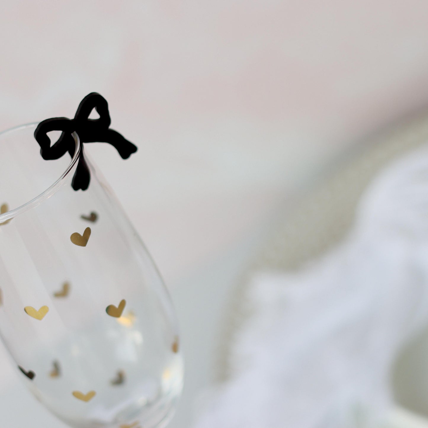 Bow Drink Tag, Bow Drink Marker, Coquette Bow Bridal Shower Decorations, Acrylic Wine Glass Charms for Modern Table Decor