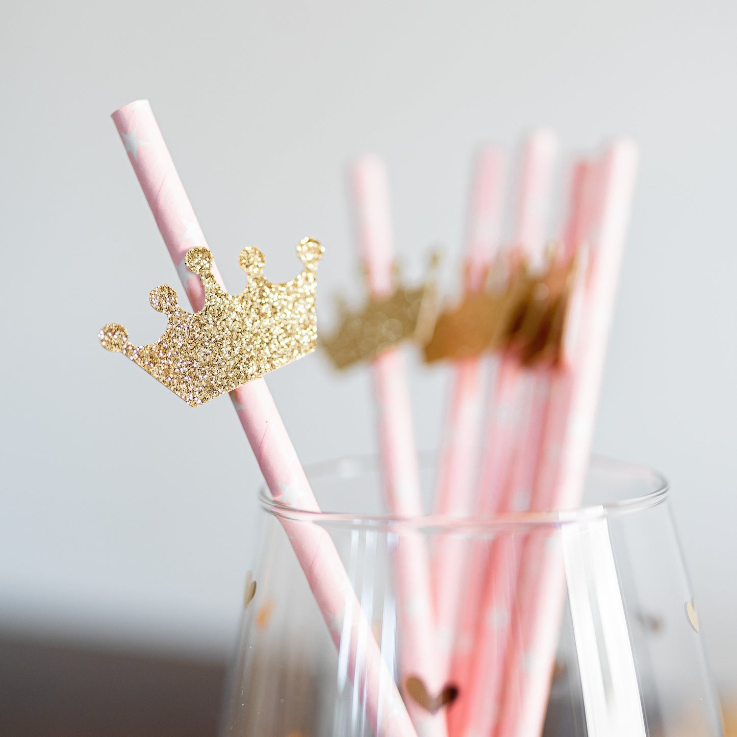 Pink and Gold Princess Crown Party Straws - Elegant Birthday Decorations - Regal Princess-Themed Birthday Party Straws